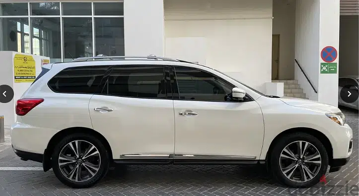 *Nissan Pathfinder 2017 Platinum Panoramic Excellent Condition*