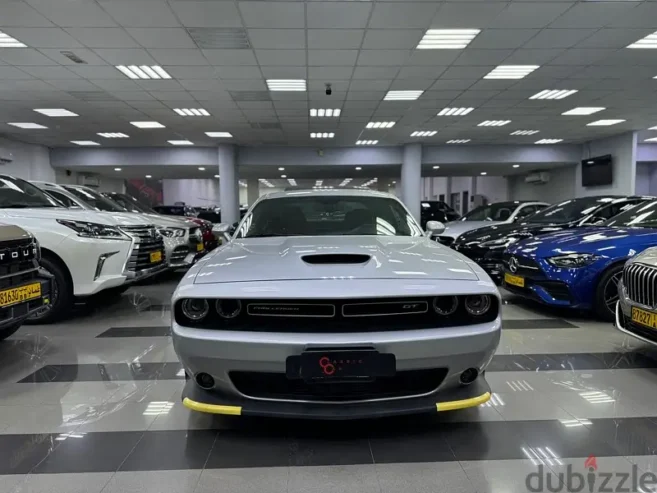 *Dodge Challenger 2021*