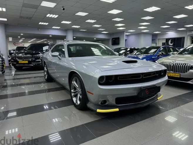 *Dodge Challenger 2021*