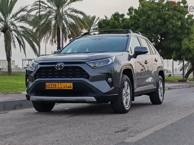 Toyota RAV 4 XLE 2021