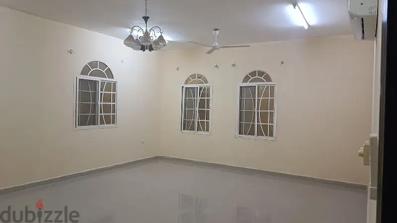 شقة كبيرة للايجار Large apartment for rent*