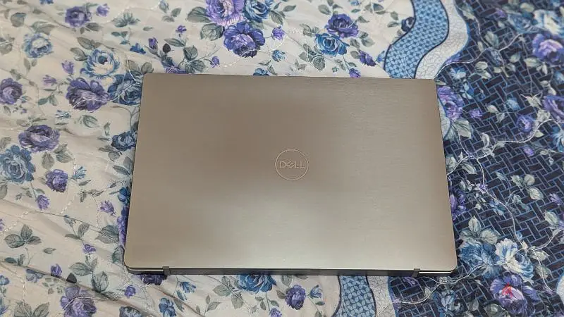 *DELL LATITUDE 7400, CORE i7 , 256GB SSD*